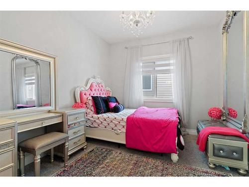 377 Bayside Crescent Sw, Airdrie, AB - Indoor Photo Showing Bedroom