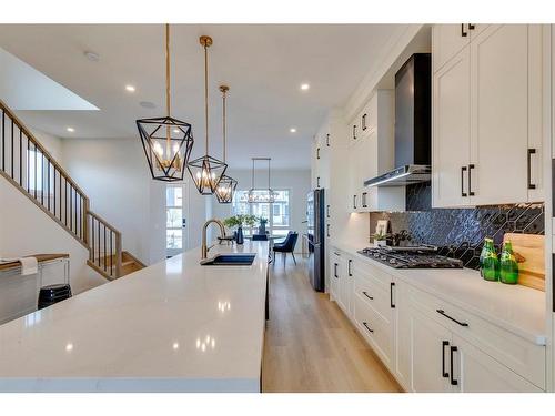 1420 41 Street Sw, Calgary, AB - Indoor Photo Showing Kitchen With Upgraded Kitchen