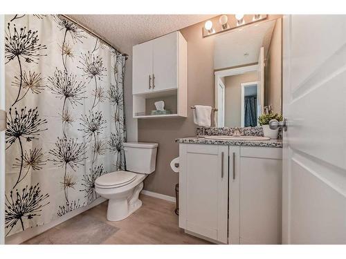 2140-81 Legacy Boulevard Se, Calgary, AB - Indoor Photo Showing Bathroom