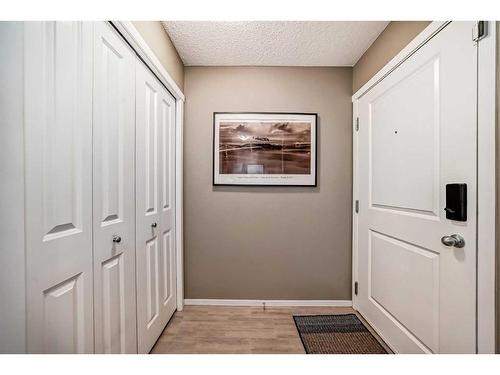 2140-81 Legacy Boulevard Se, Calgary, AB - Indoor Photo Showing Other Room