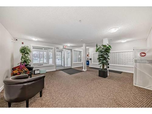 2140-81 Legacy Boulevard Se, Calgary, AB - Indoor Photo Showing Other Room