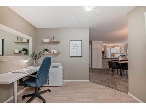 2140-81 Legacy Boulevard Se, Calgary, AB - Indoor Photo Showing Office