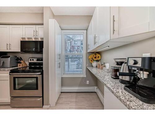 2140-81 Legacy Boulevard Se, Calgary, AB - Indoor Photo Showing Kitchen