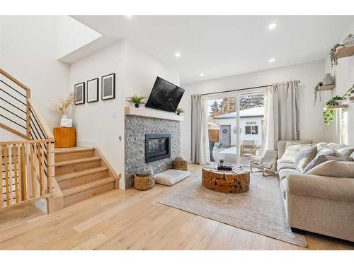 2621 34 Street Sw, Calgary, AB - Indoor Photo Showing Living Room With Fireplace