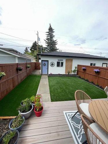 2621 34 Street Sw, Calgary, AB - Outdoor