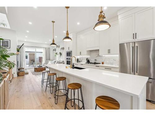 2621 34 Street Sw, Calgary, AB - Indoor Photo Showing Kitchen With Stainless Steel Kitchen With Upgraded Kitchen