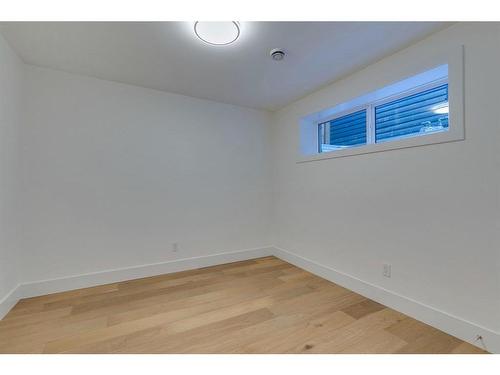 1635 Bowness Road Nw, Calgary, AB - Indoor Photo Showing Other Room