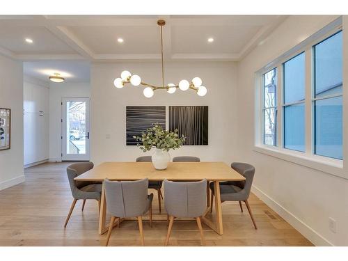 1635 Bowness Road Nw, Calgary, AB - Indoor Photo Showing Dining Room