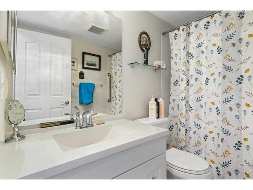 2217-6224 17 Avenue Se, Calgary, AB - Indoor Photo Showing Bathroom