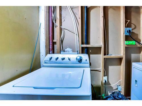 190 Whitefield Drive Ne, Calgary, AB - Indoor Photo Showing Laundry Room