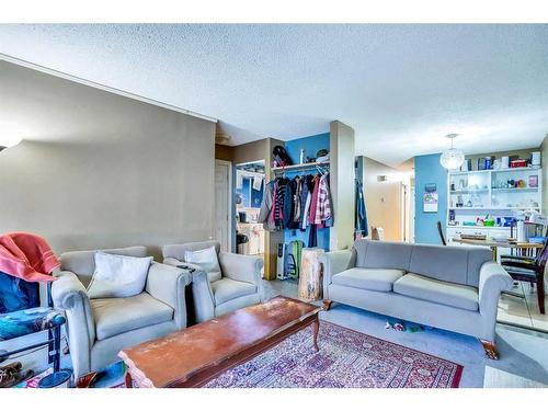 190 Whitefield Drive Ne, Calgary, AB - Indoor Photo Showing Living Room