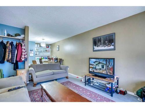 190 Whitefield Drive Ne, Calgary, AB - Indoor