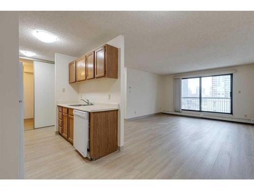 711-924 14 Avenue Sw, Calgary, AB - Indoor Photo Showing Kitchen