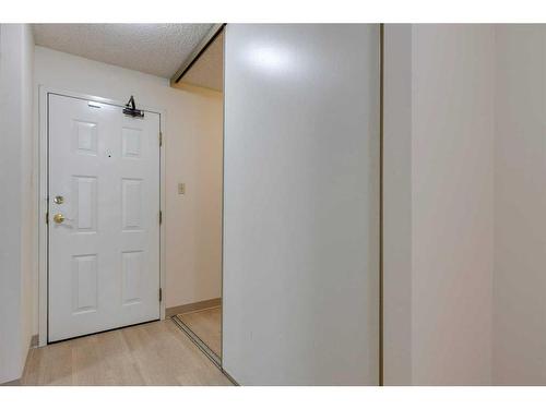 711-924 14 Avenue Sw, Calgary, AB - Indoor Photo Showing Other Room