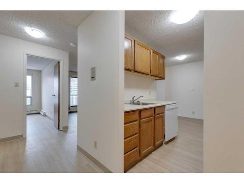 711-924 14 Avenue Sw, Calgary, AB - Indoor Photo Showing Other Room