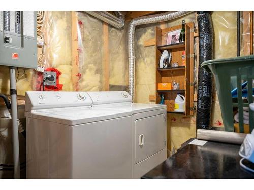 27 Somervale Park Sw, Calgary, AB - Indoor Photo Showing Laundry Room