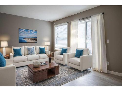 27 Somervale Park Sw, Calgary, AB - Indoor Photo Showing Living Room