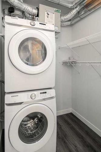 421-40 Walgrove Se, Calgary, AB - Indoor Photo Showing Laundry Room