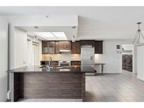 110-114 15 Avenue Sw, Calgary, AB - Indoor Photo Showing Kitchen