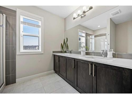 510 Sage Meadows Gardens Nw, Calgary, AB - Indoor Photo Showing Bathroom