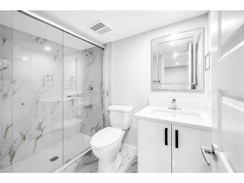 310 Wascana Crescent Se, Calgary, AB - Indoor Photo Showing Bathroom