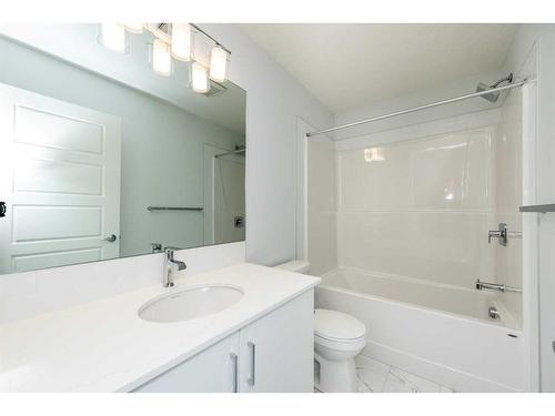 418-137 Red Embers Link Ne, Calgary, AB - Indoor Photo Showing Bathroom