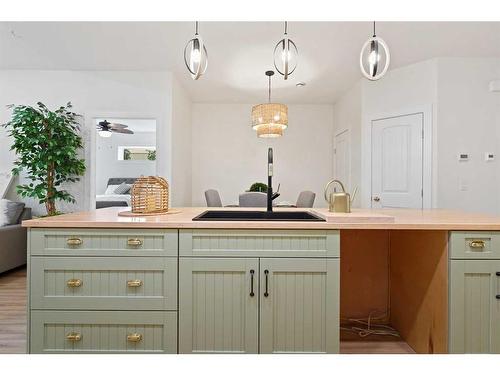 25-610 4 Avenue Sw, Sundre, AB - Indoor Photo Showing Kitchen