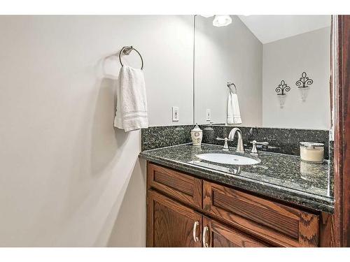 89 Hawkside Road Nw, Calgary, AB - Indoor Photo Showing Bathroom