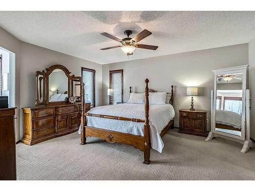 89 Hawkside Road Nw, Calgary, AB - Indoor Photo Showing Bedroom