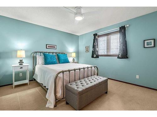 89 Hawkside Road Nw, Calgary, AB - Indoor Photo Showing Bedroom