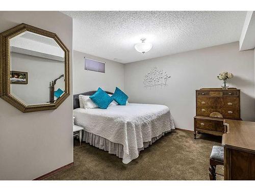 89 Hawkside Road Nw, Calgary, AB - Indoor Photo Showing Bedroom