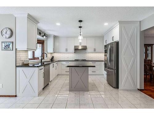 89 Hawkside Road Nw, Calgary, AB - Indoor Photo Showing Kitchen With Stainless Steel Kitchen With Double Sink With Upgraded Kitchen