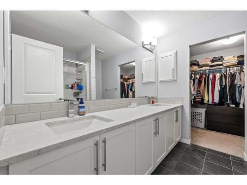 102-360 Harvest Hills Common Ne, Calgary, AB - Indoor Photo Showing Bathroom