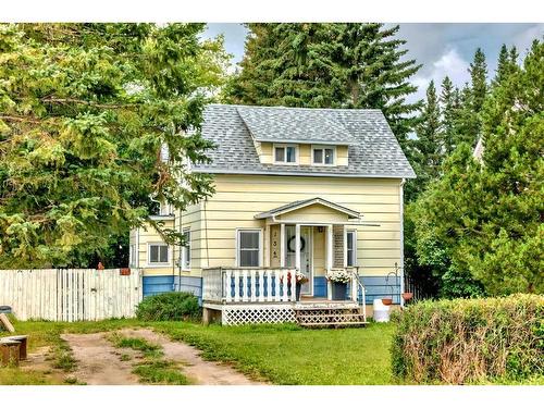 134 2 Street West, Cremona, AB - Outdoor With Deck Patio Veranda