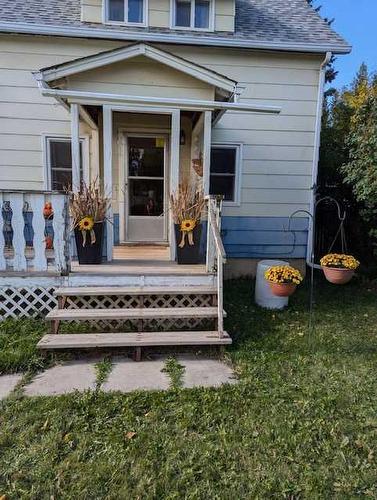 134 2 Street West, Cremona, AB - Outdoor With Deck Patio Veranda