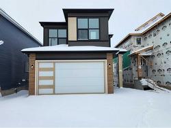 86 Lucas Place NW Calgary, AB T3P 2E5