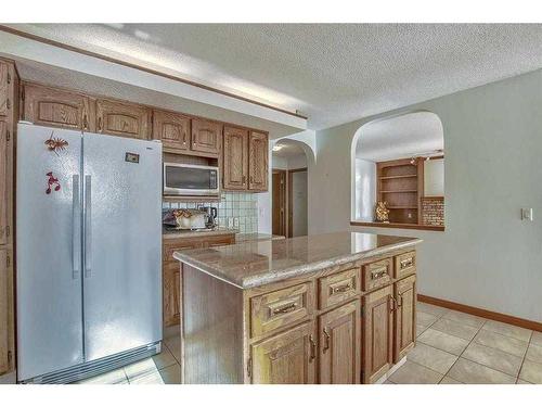 296 Edgebank Circle Nw, Calgary, AB - Indoor Photo Showing Kitchen