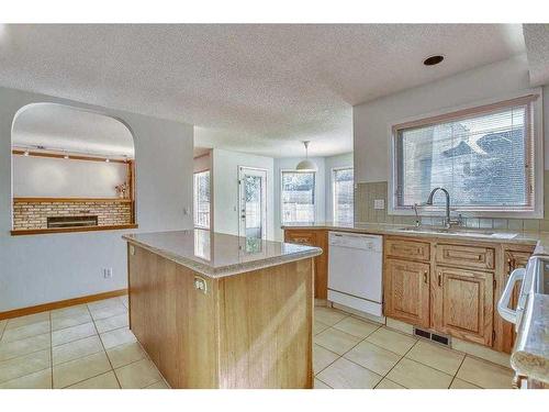 296 Edgebank Circle Nw, Calgary, AB - Indoor Photo Showing Kitchen