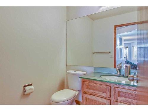 296 Edgebank Circle Nw, Calgary, AB - Indoor Photo Showing Bathroom