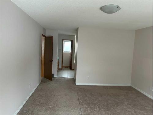 296 Edgebank Circle Nw, Calgary, AB - Indoor Photo Showing Other Room