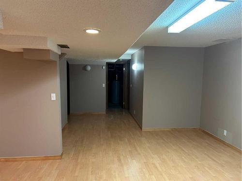 296 Edgebank Circle Nw, Calgary, AB - Indoor Photo Showing Other Room