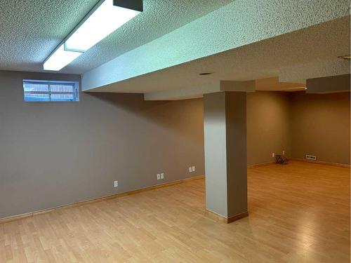 296 Edgebank Circle Nw, Calgary, AB - Indoor Photo Showing Other Room