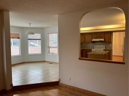 296 Edgebank Circle Nw, Calgary, AB - Indoor Photo Showing Other Room