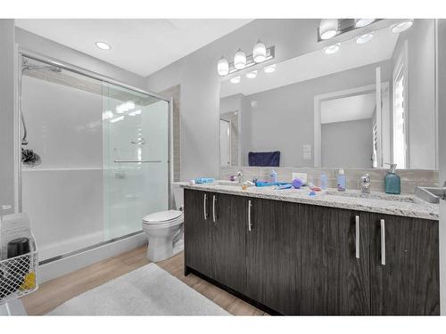 217 Walcrest Way Se, Calgary, AB - Indoor Photo Showing Bathroom