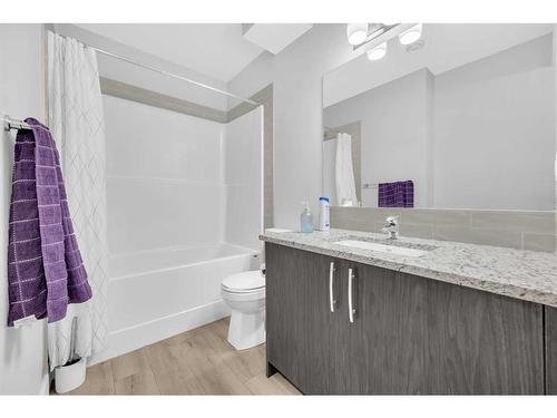 217 Walcrest Way Se, Calgary, AB - Indoor Photo Showing Bathroom