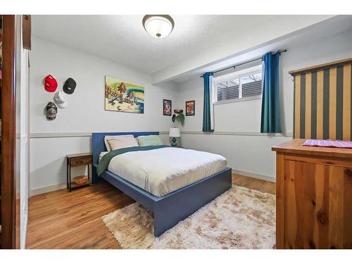 44 Sage Hill Point Nw, Calgary, AB - Indoor Photo Showing Bedroom