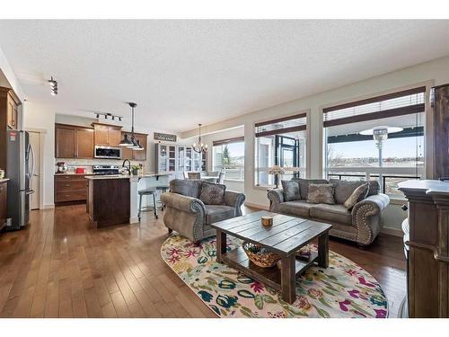 44 Sage Hill Point Nw, Calgary, AB - Indoor Photo Showing Living Room