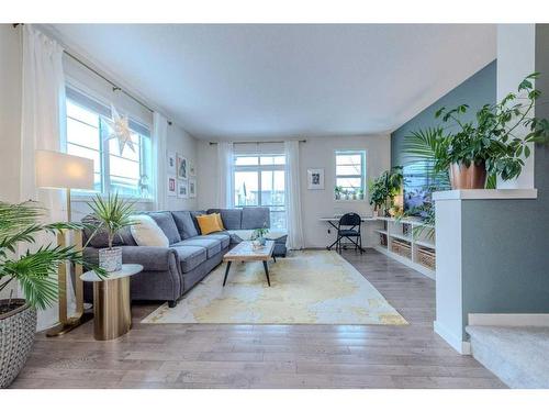 373 Walden Drive Se, Calgary, AB - Indoor Photo Showing Living Room