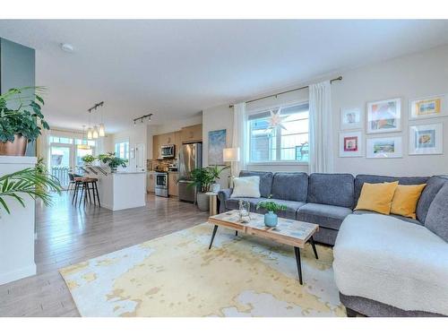 373 Walden Drive Se, Calgary, AB - Indoor Photo Showing Living Room