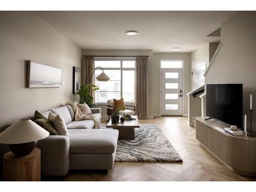 5517 Rangeview Avenue Se, Calgary, AB - Indoor Photo Showing Living Room